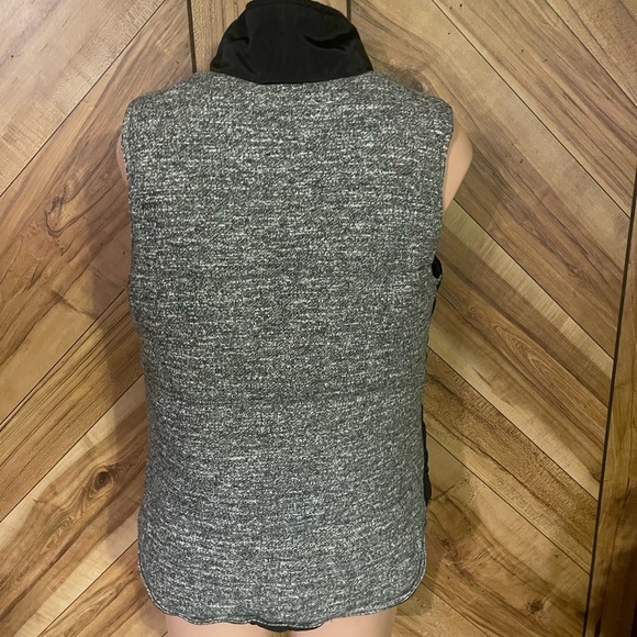 Skies Are Blue Women’s Large Black Fleece Puffer Vest - Picture 6 of 8